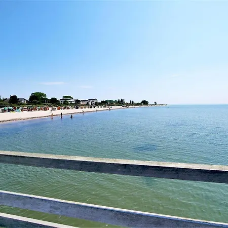 Meeresrauschen Carpe Diem Mit Grosszuegiger Terrasse Und Extragrossem Strandkorb 佩尔泽哈肯